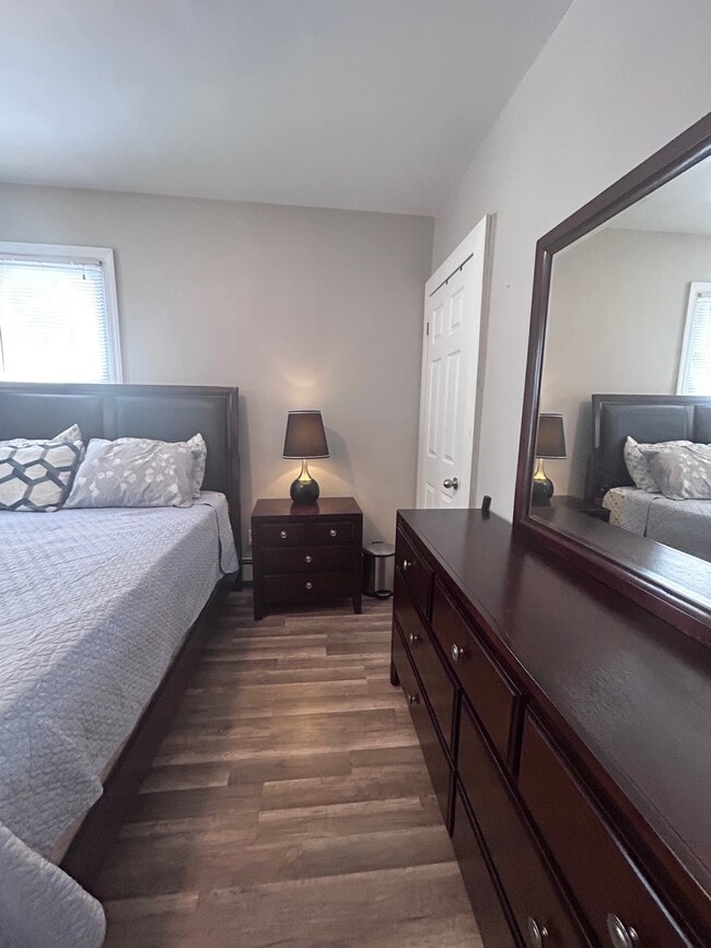 Building Photo - 42 Ella St