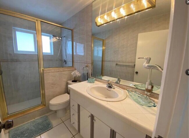 Building Photo - 1230 SE 14th Dr