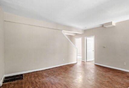 Building Photo - 6937 Etzel Ave