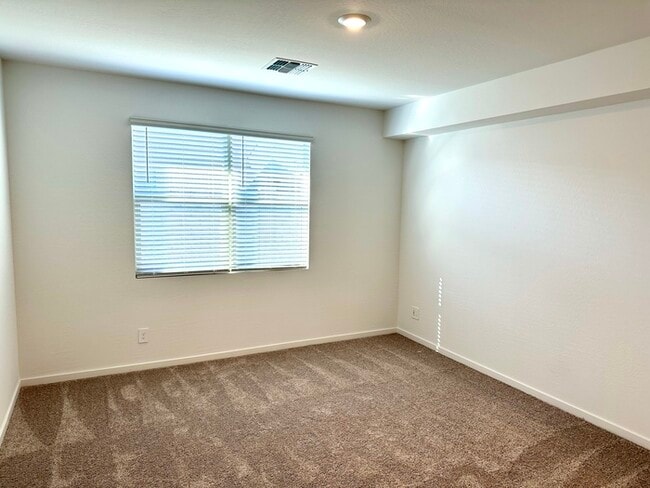 Building Photo - Almost new 4 bedroom home in Hurley Ranch