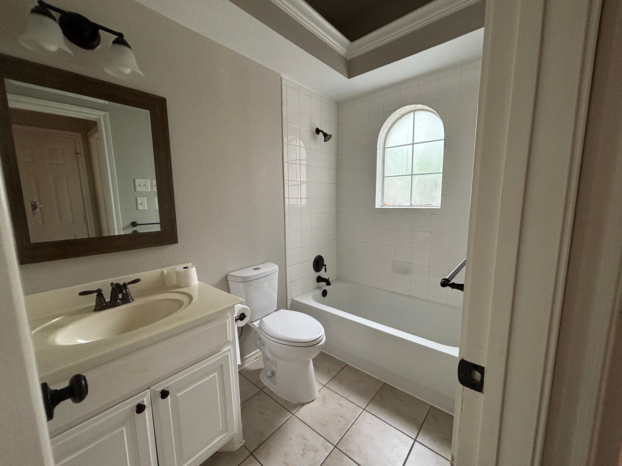 Building Photo - 1806 Sand Stone
