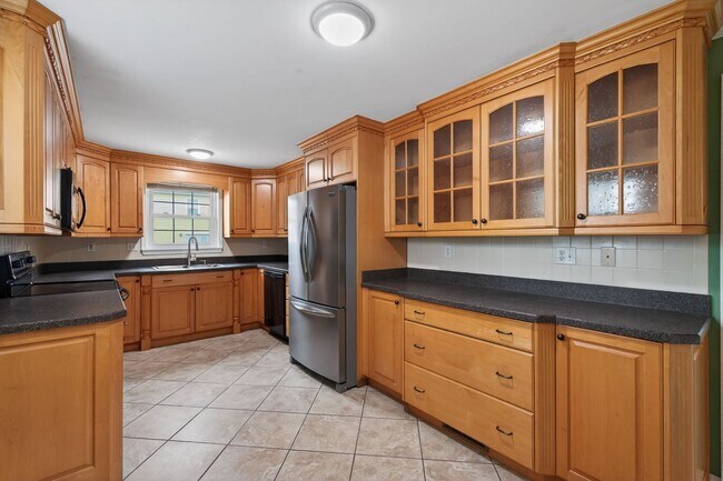 Building Photo - Spacious 5-Bedroom Home in Virginia Beach