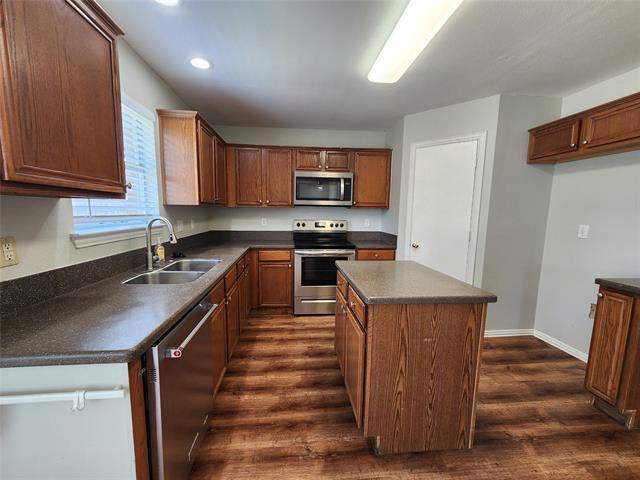 Building Photo - 1225 Lake Haven Dr
