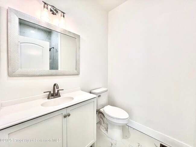 Building Photo - 105 Black Walnut Dr