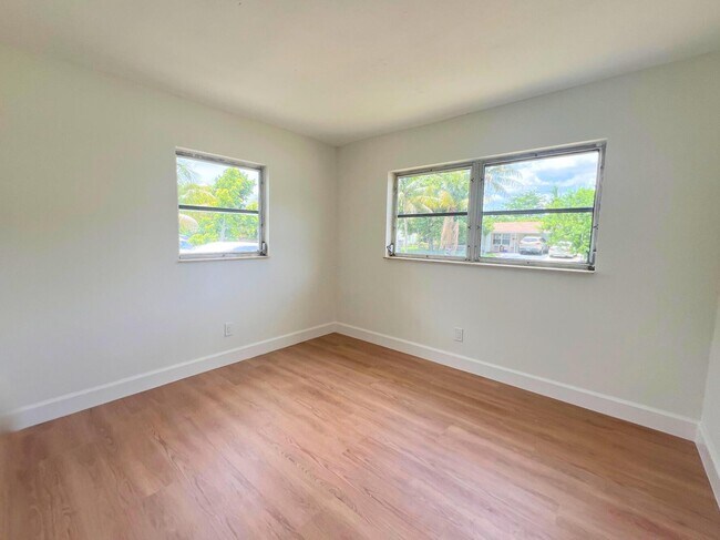 Building Photo - 4787 Tortuga Dr
