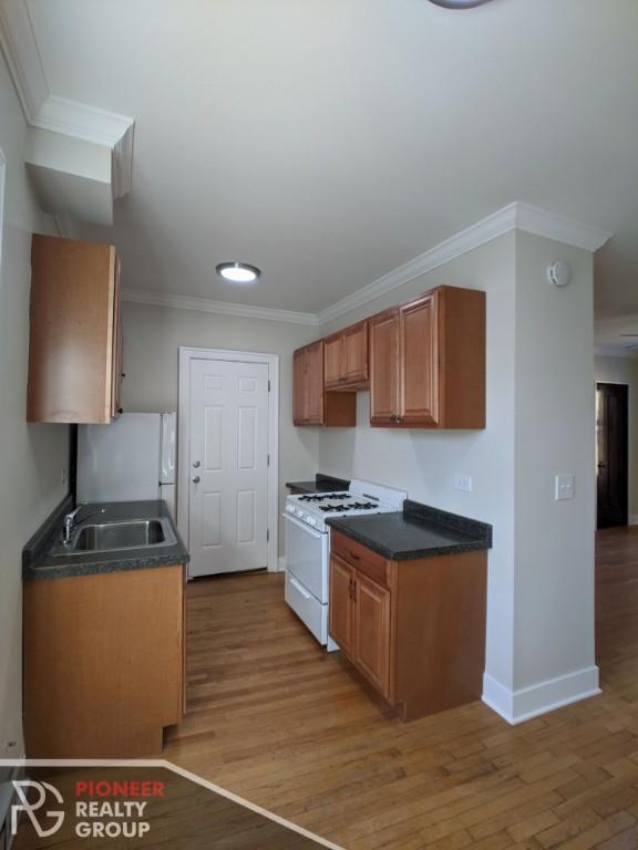 Building Photo - 1 bedroom in CHICAGO IL 60613