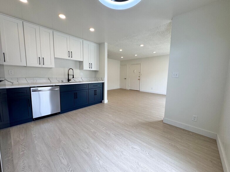 Building Photo - 3532 Keystone Av
