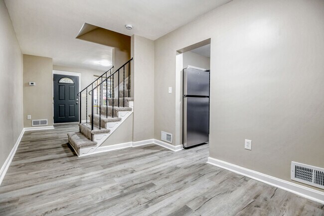 Building Photo - 8413 Kavanagh Rd