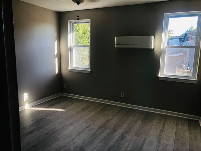 Building Photo - Renovated 2bed 2bath in Middle River