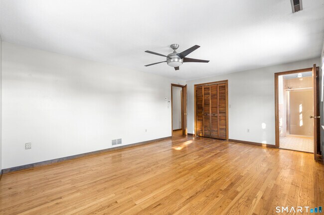 Building Photo - 52 Laura Rd