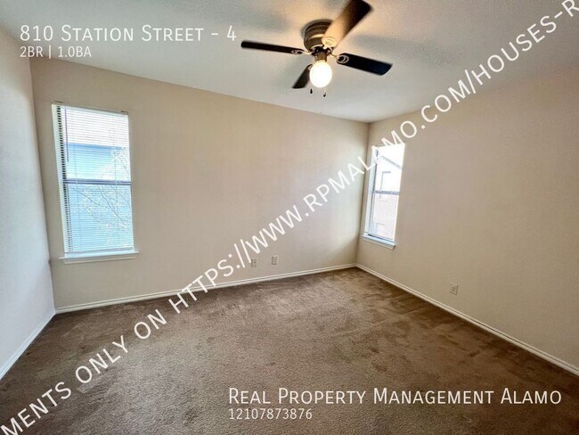 Building Photo - 810 Station St