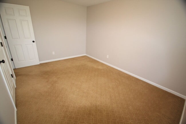 Building Photo - 3 Bedroom - Dublin