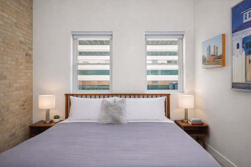 Building Photo - 125 W Wisconsin Ave