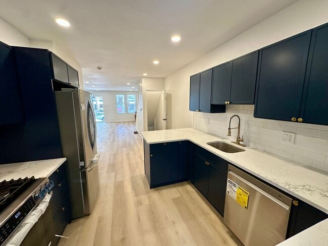 Building Photo - Fully renovated, bright, and spacious 3-bedroom, 1.5-bath home in an amazing location.