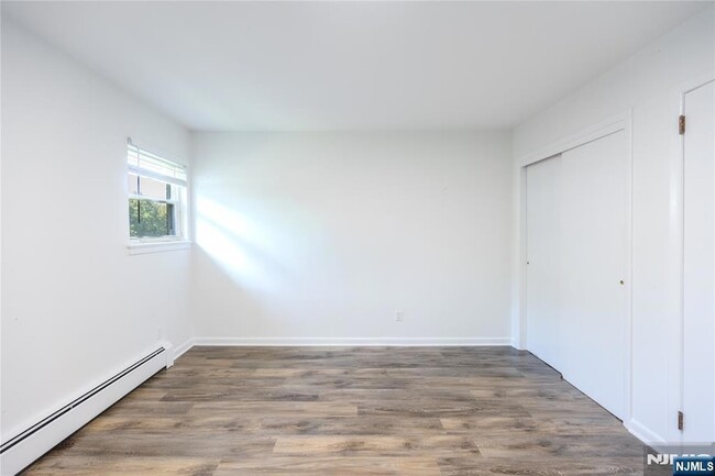 Building Photo - 1432 13th St