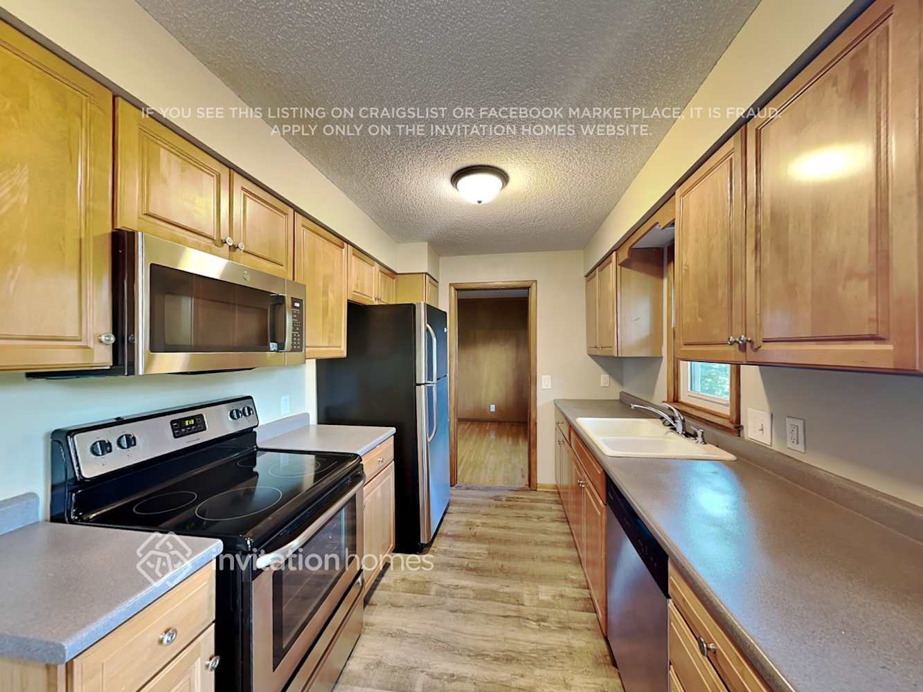 Building Photo - 2911 W 85th St