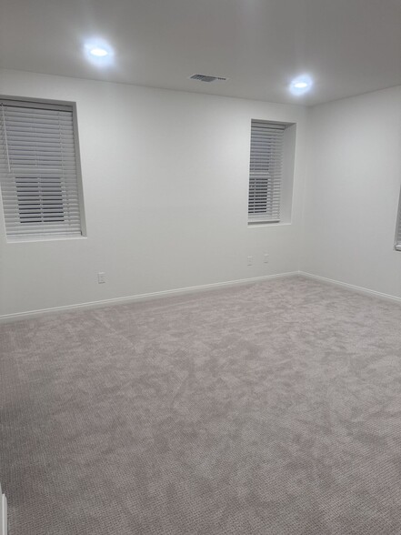 Building Photo - 4254 S Laguna Ave