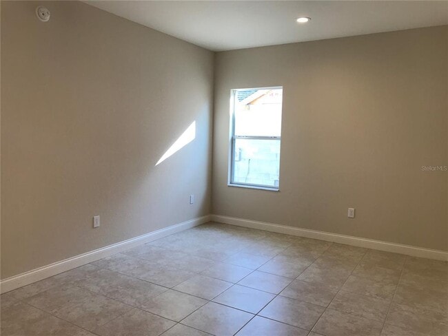 Building Photo - 3338 Pearly Dr