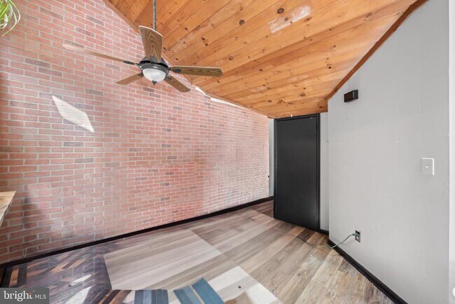 Building Photo - 24 Brookside Ct