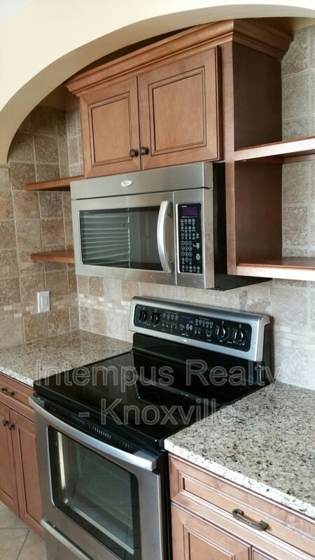 Building Photo - 2103 Fairmont Blvd