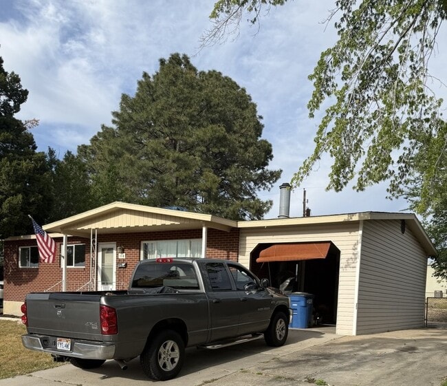 Building Photo - 1014 N 300 W