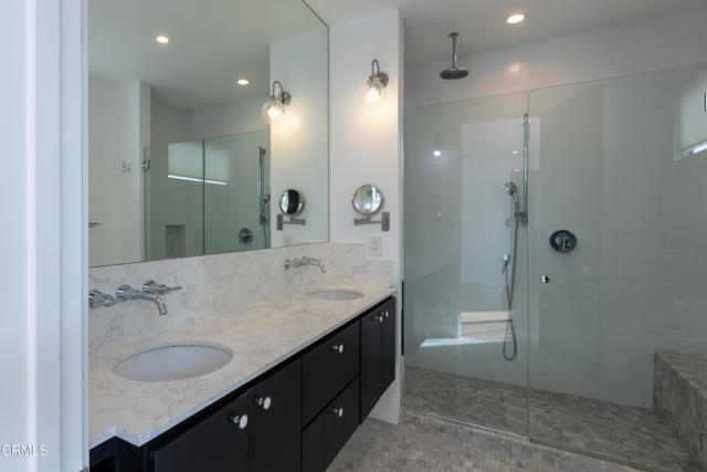 Building Photo - 5150 Loleta Ave