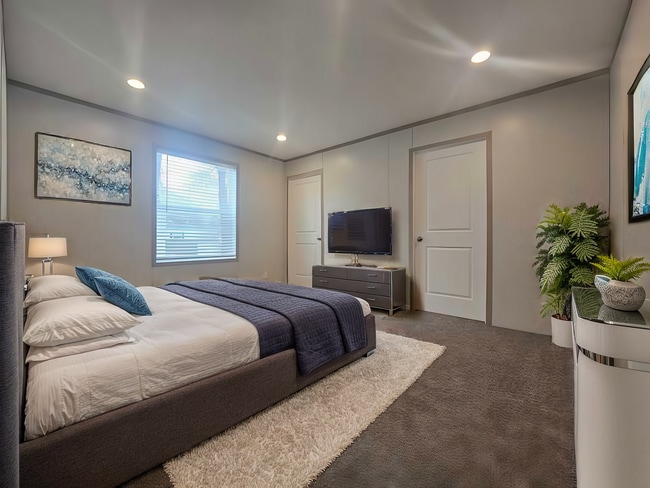 Building Photo - 119 Georgia St