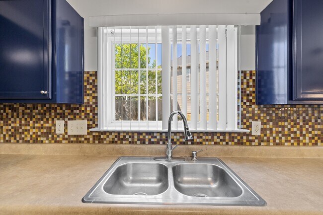 Building Photo - 6571 Guard Hill Dr