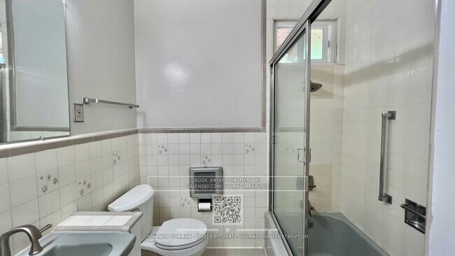 Building Photo - Charming and Spacious 4 bedroom Home in the Heart of Elmwood