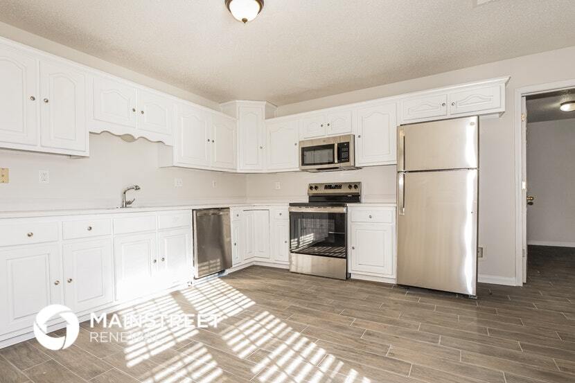 Building Photo - 7495 Eleanor Cove