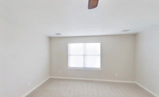 Building Photo - Warm, Welcoming, and Wonderfully Maintained 3-Bedroom Home