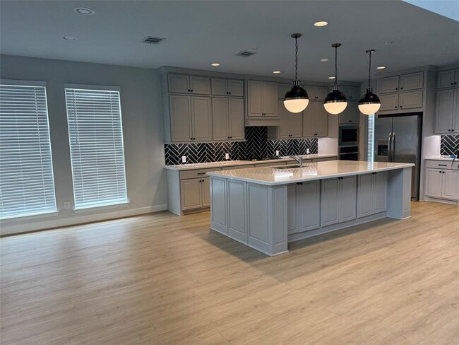 Building Photo - 29819 Breezy Pnes Lp