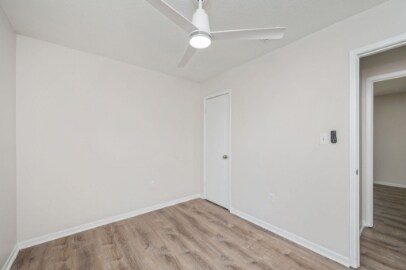 Building Photo - 126 Camellia Pl