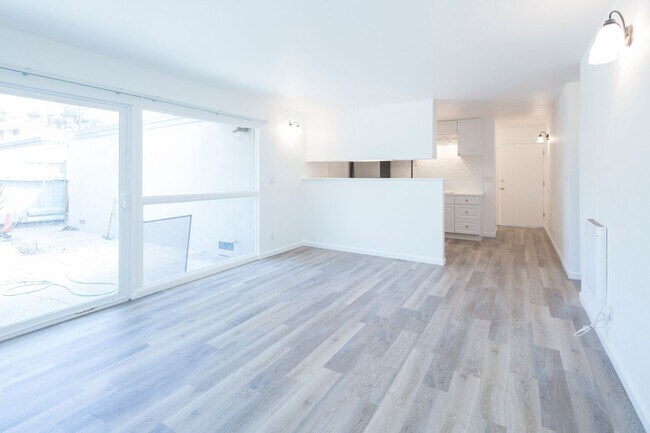 Building Photo - 6740 Sabado Tarde Rd