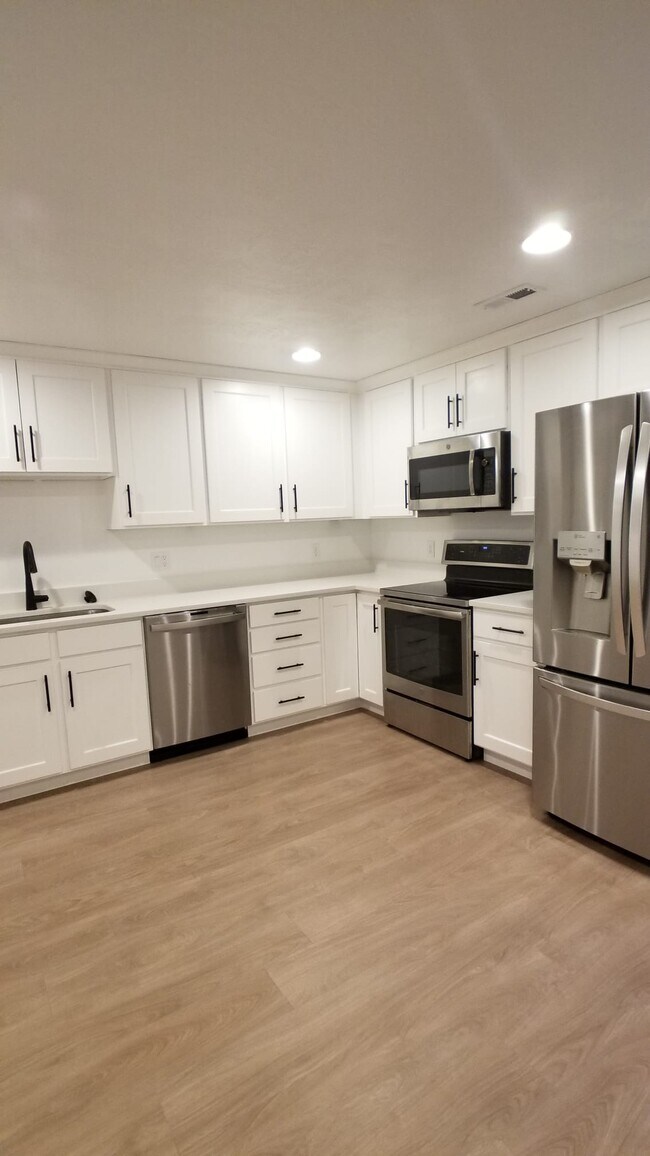 Building Photo - 32 W Sicula Rd.