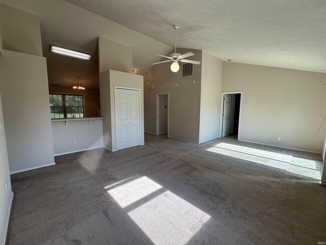 Building Photo - 7131 Greenlake Dr