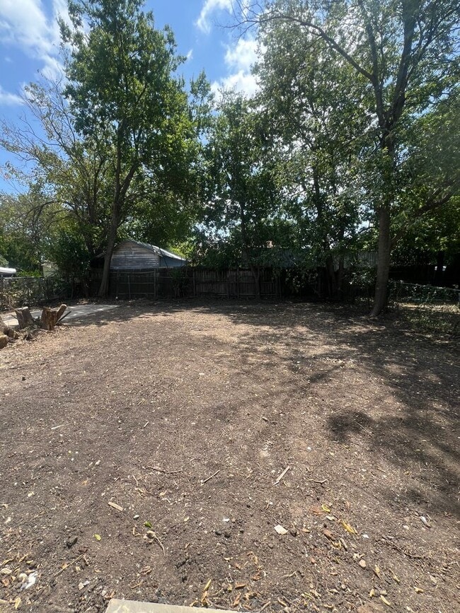 Building Photo - 2820 Flint Ave
