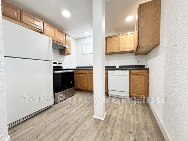 Building Photo - 6423 SW Raab Rd