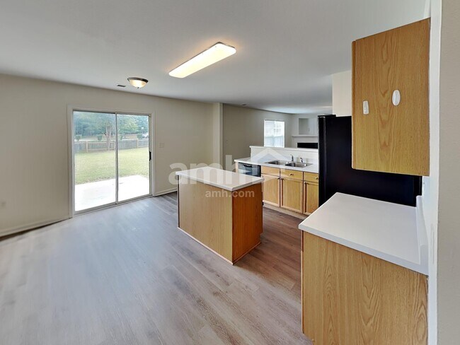 Building Photo - 10717 Pointer Ridge Dr