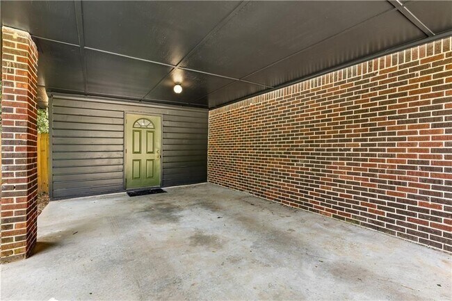 Building Photo - 2859 Concord Dr
