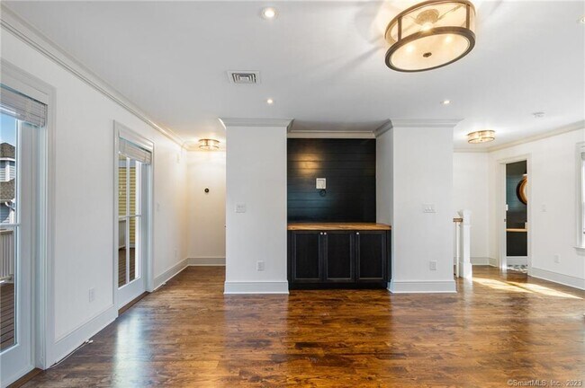 Building Photo - 75 Strickland Rd