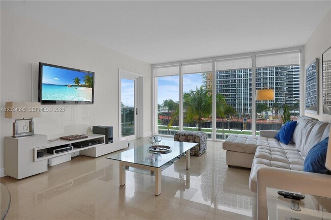 Building Photo - 10275 Collins Ave