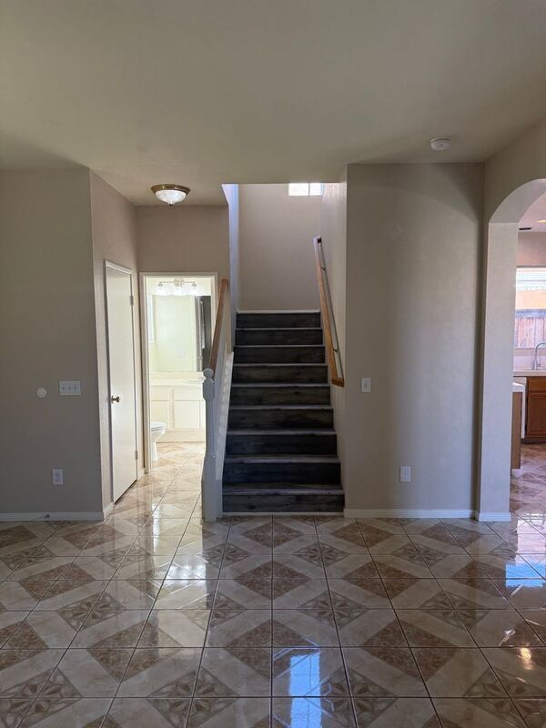 Building Photo - 39545 Warbler Dr
