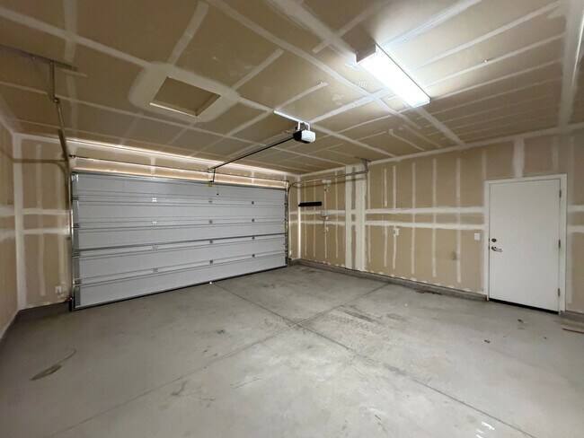 Building Photo - 1450 Samantha Crest Trail