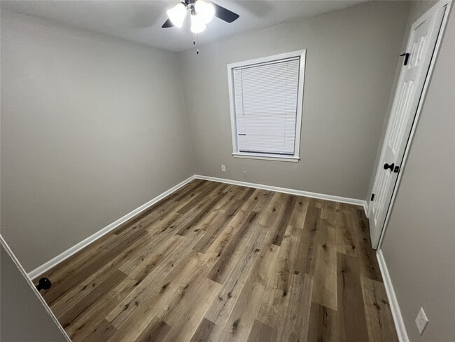 Building Photo - 717 Grantham Rd