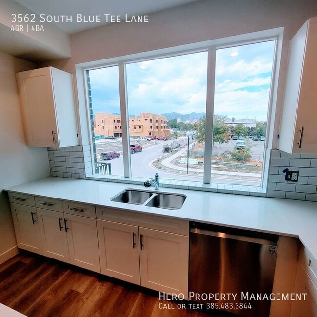 Building Photo - 3562 Blue Tee Ln