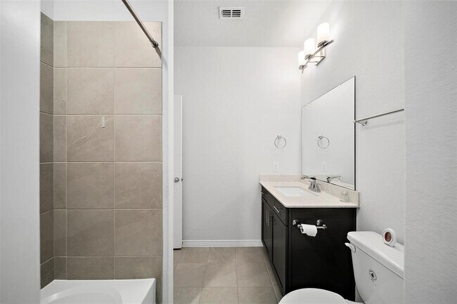 Building Photo - 2334 Calm Channel Ct