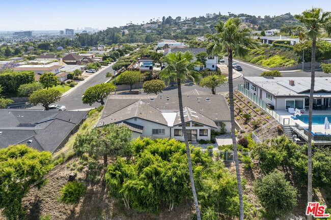Building Photo - 2160 Winona Blvd