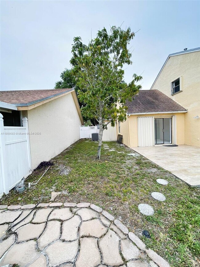 Building Photo - 7941 NW 50th St