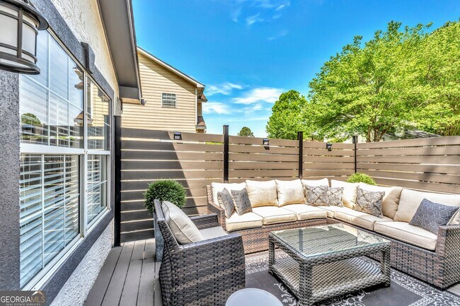 Building Photo - 4210 Lakes End Dr NW